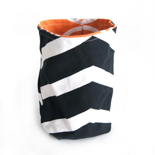 Black ZigZag/Orange Circles Crashmat Storage Pouch Large